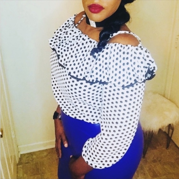 Off Shoulder Black & White Polka Dot Blouse - Picture 5 of 7